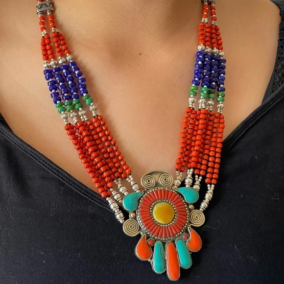 Gorgeous ethnic gemstone necklace - Picture 6 of 8